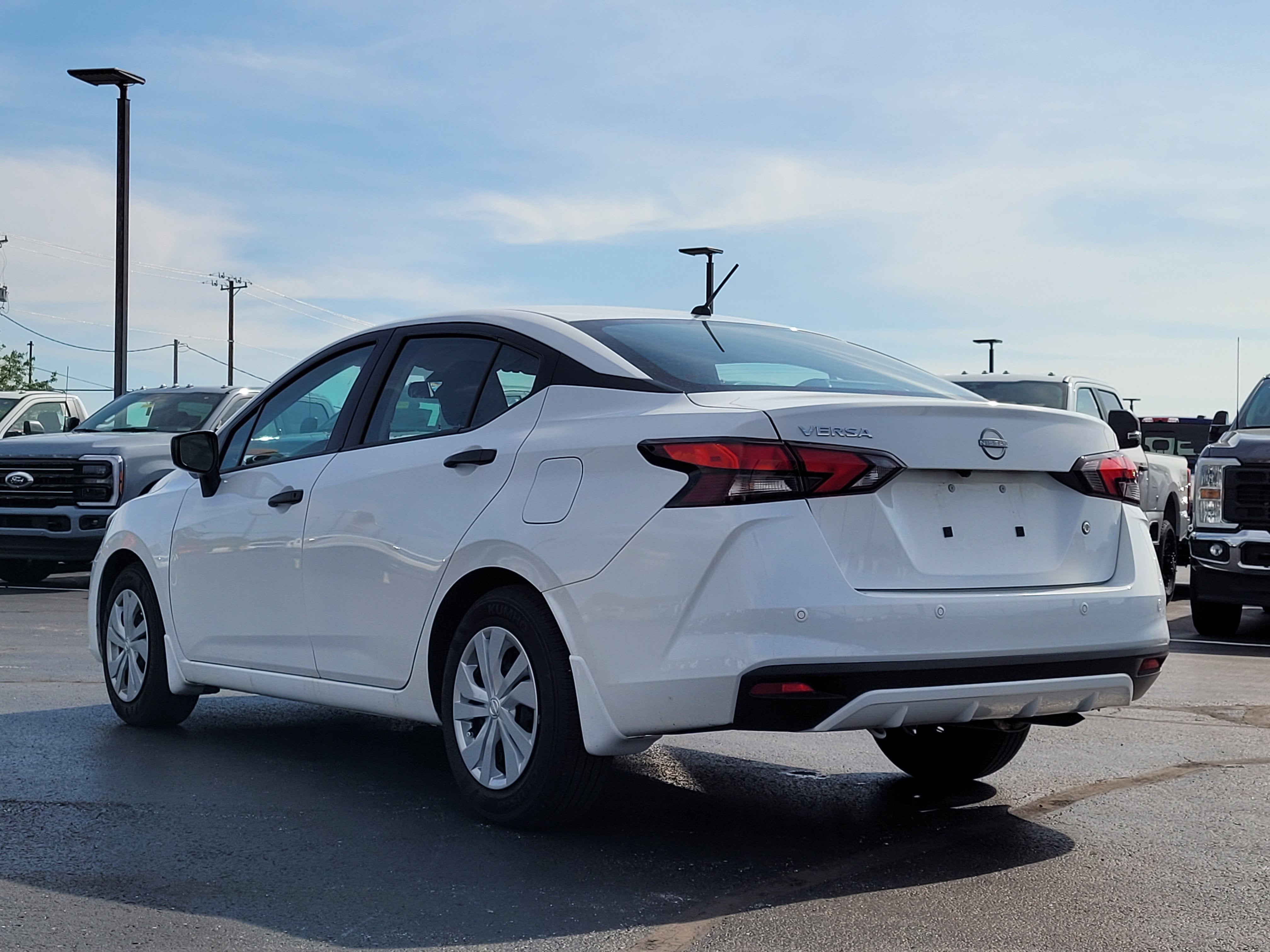 2025 Nissan Versa 1.6 S