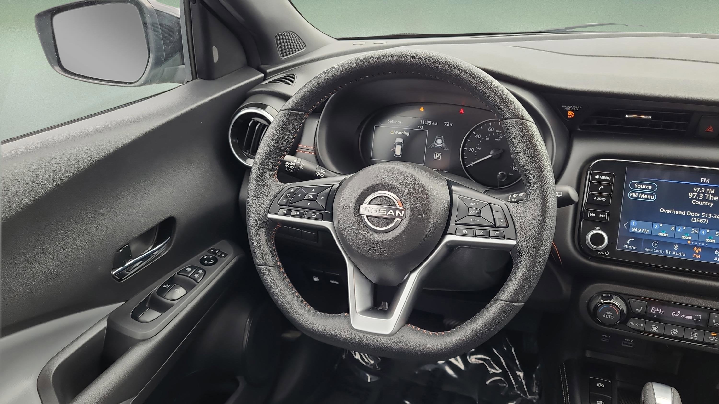 2022 Nissan Kicks SR