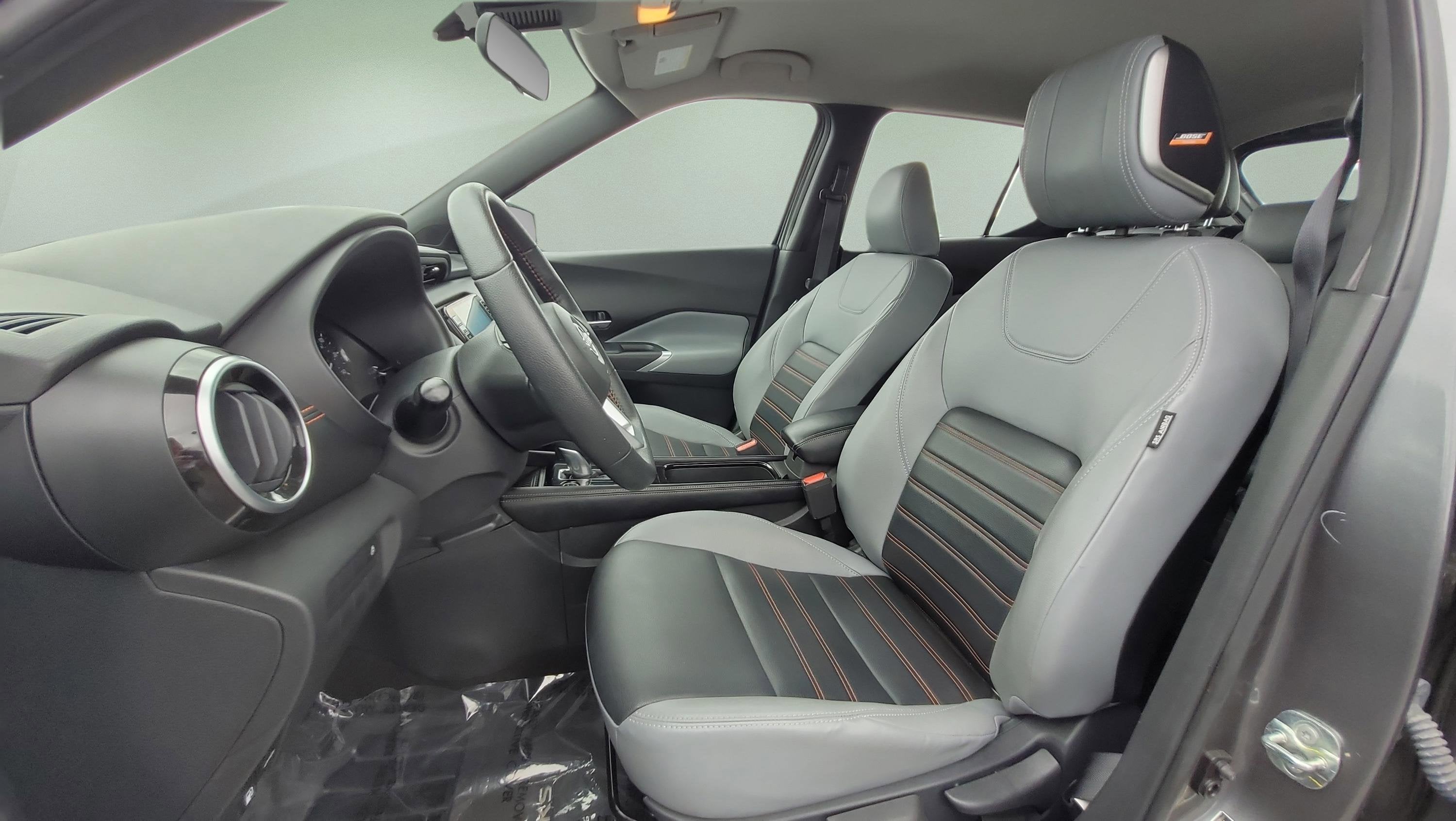 2022 Nissan Kicks SR