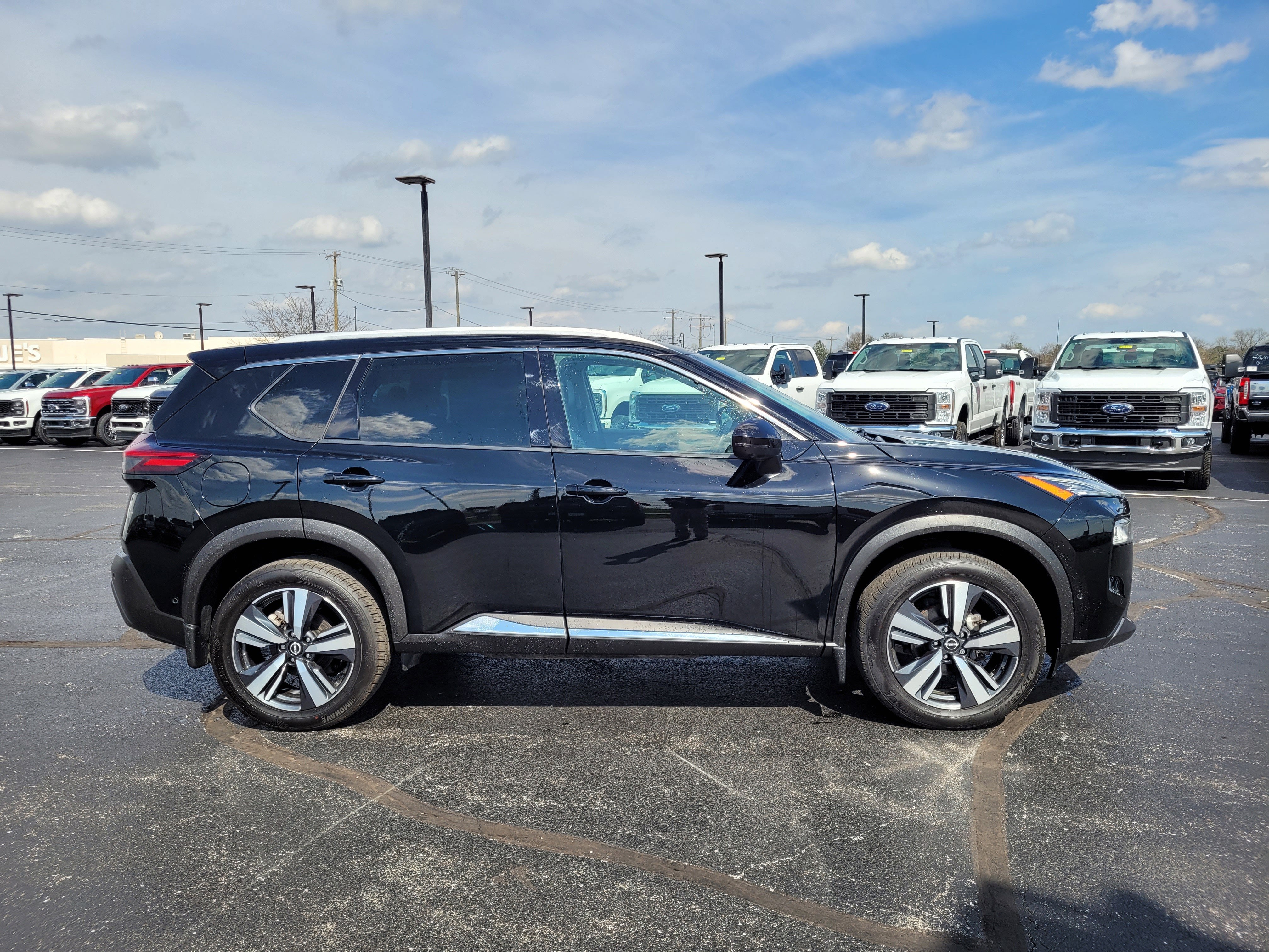 2023 Nissan Rogue SL