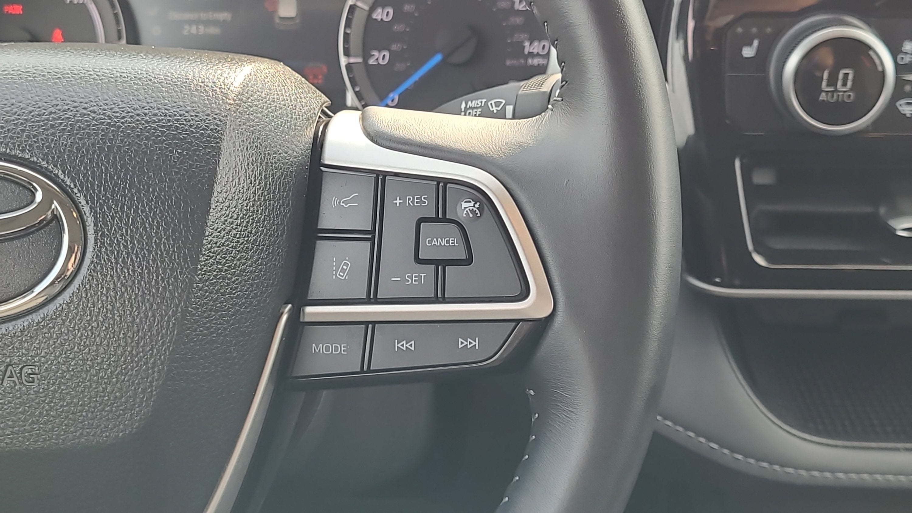 2024 Toyota Highlander Hybrid XLE