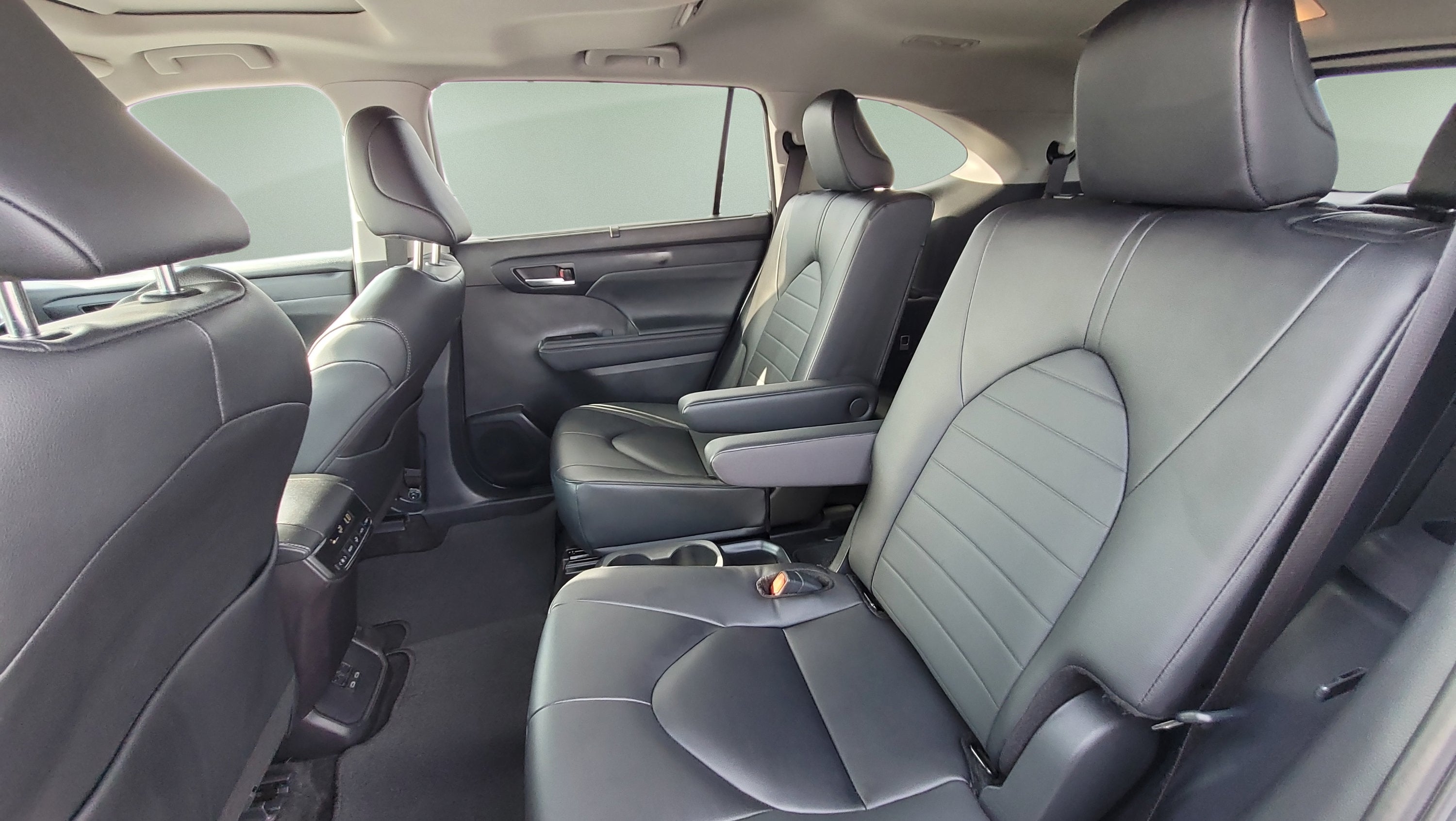 2024 Toyota Highlander Hybrid XLE