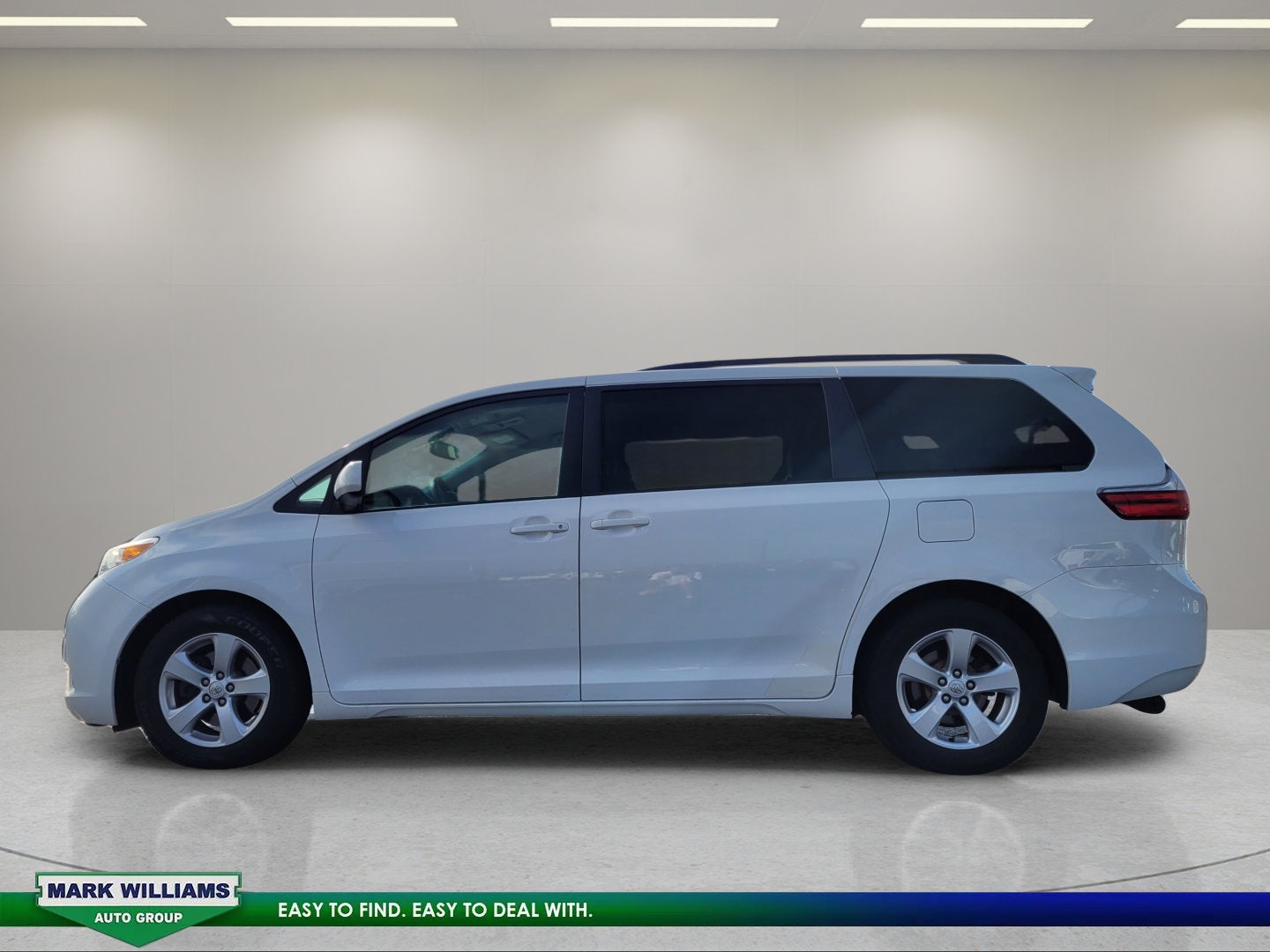 2016 Toyota Sienna LE 8 Passenger