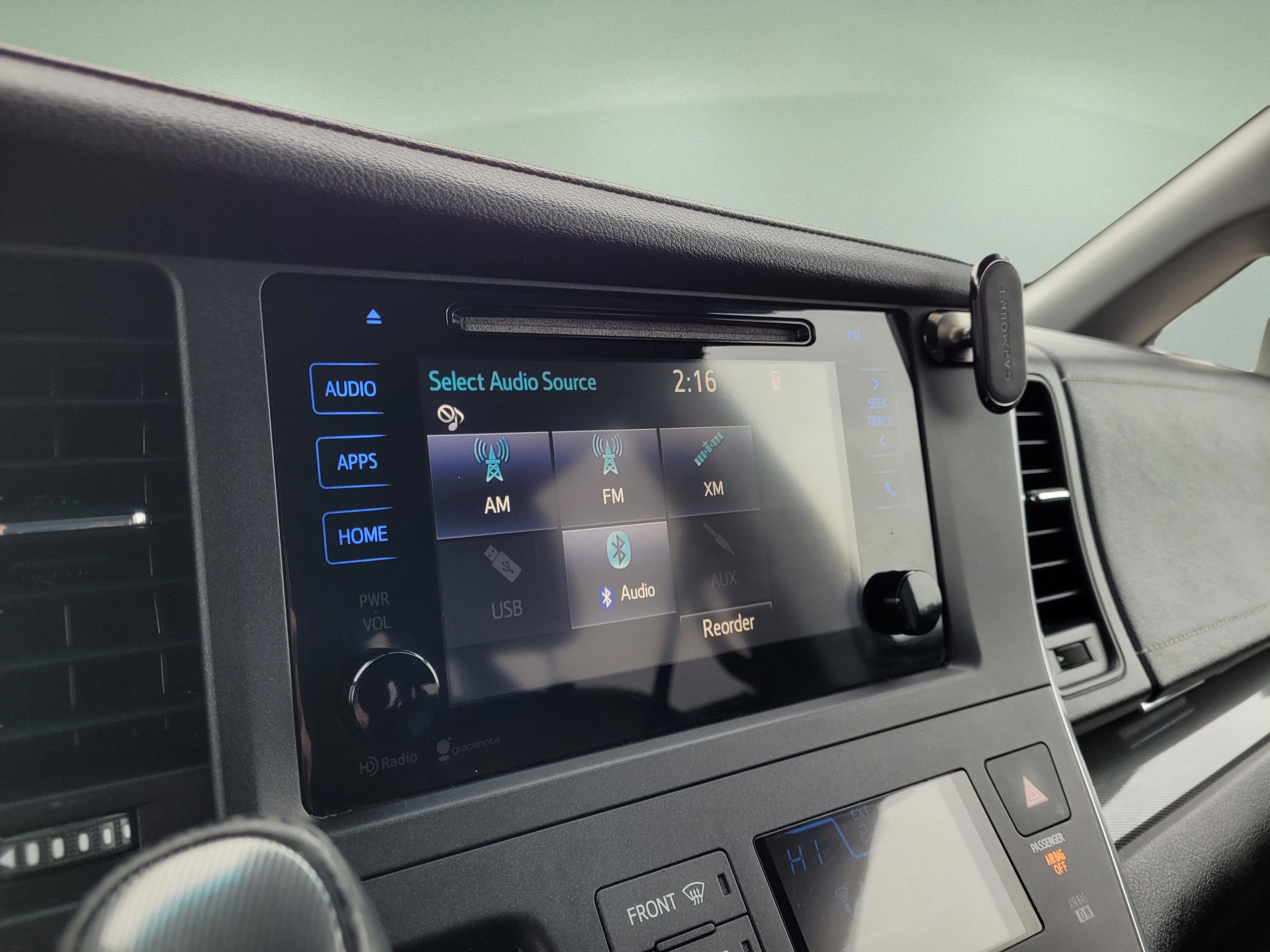 2015 Toyota Sienna SE 8 Passenger