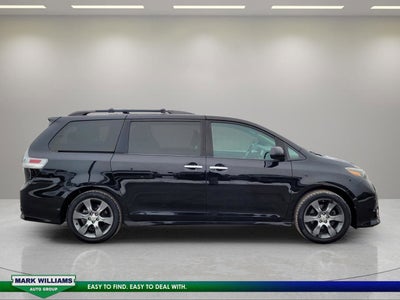 2015 Toyota Sienna SE 8 Passenger