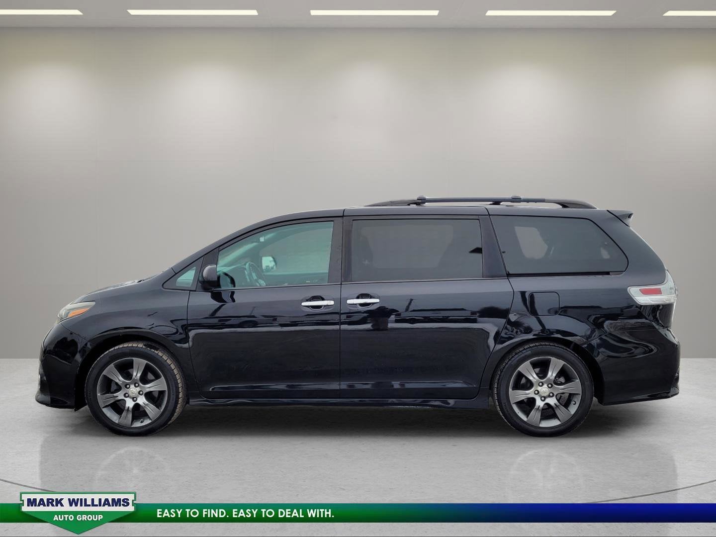 2015 Toyota Sienna SE 8 Passenger