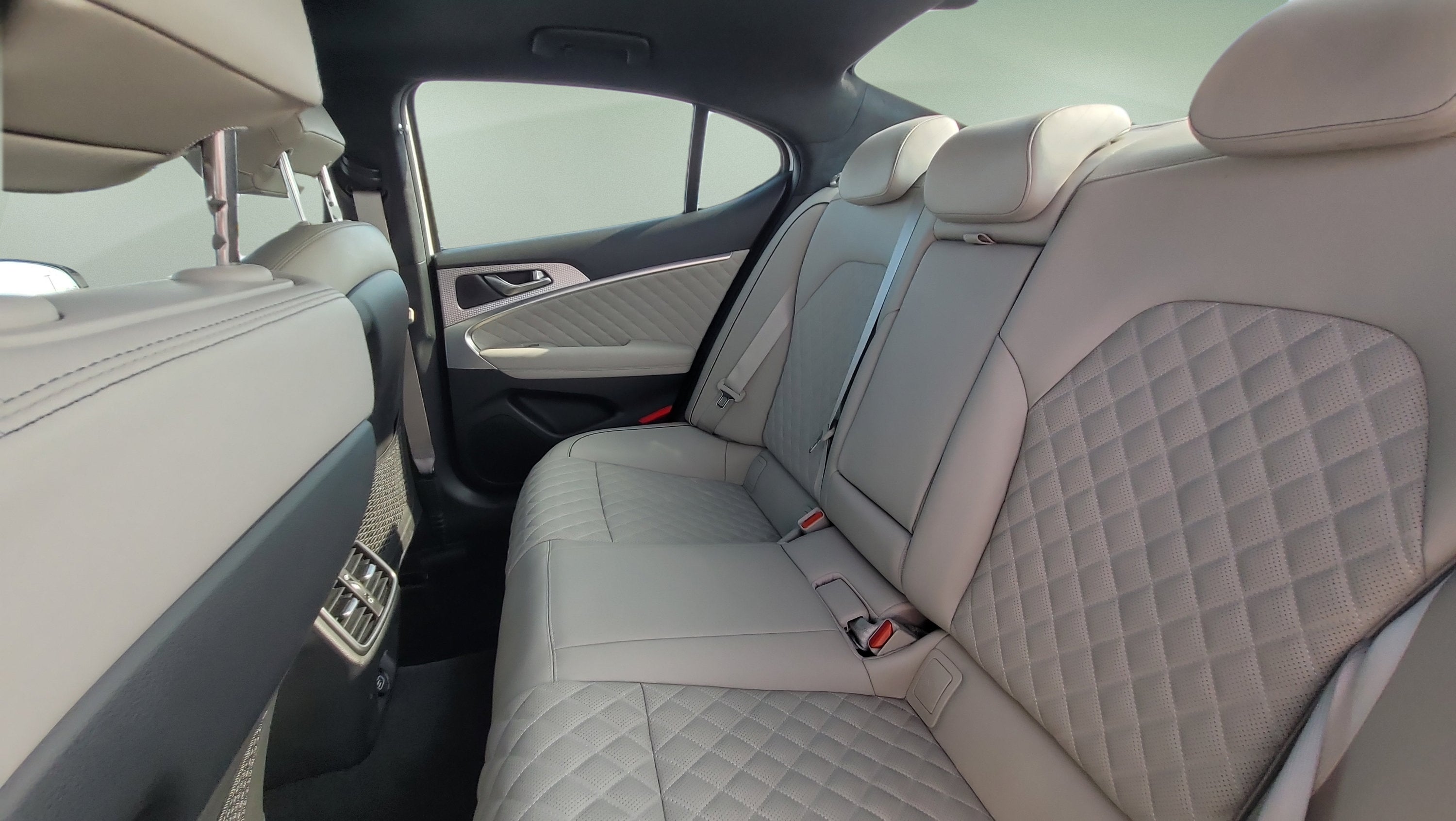 2023 Genesis G70 3.3T