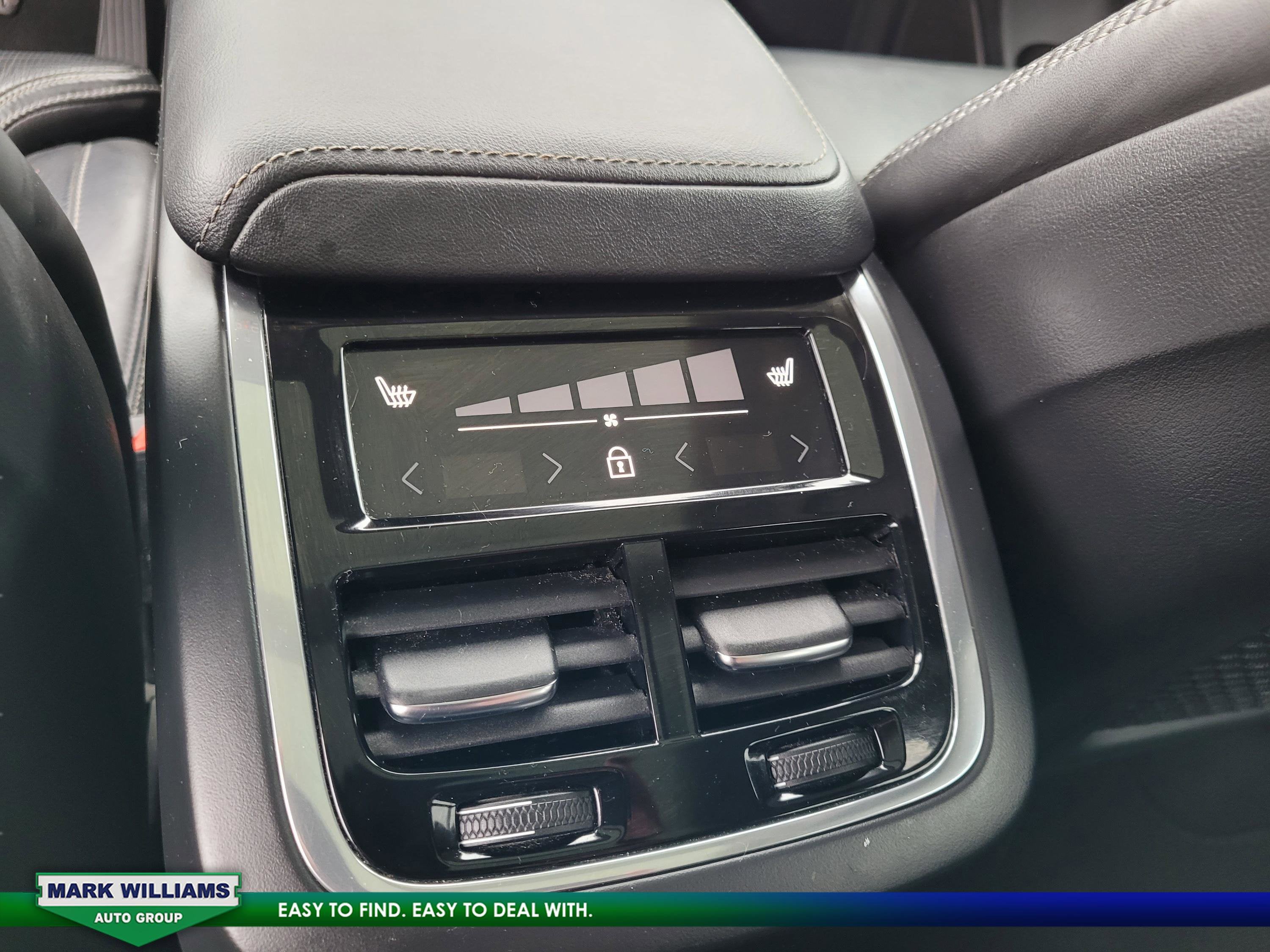 2022 Volvo XC60 B5 Inscription