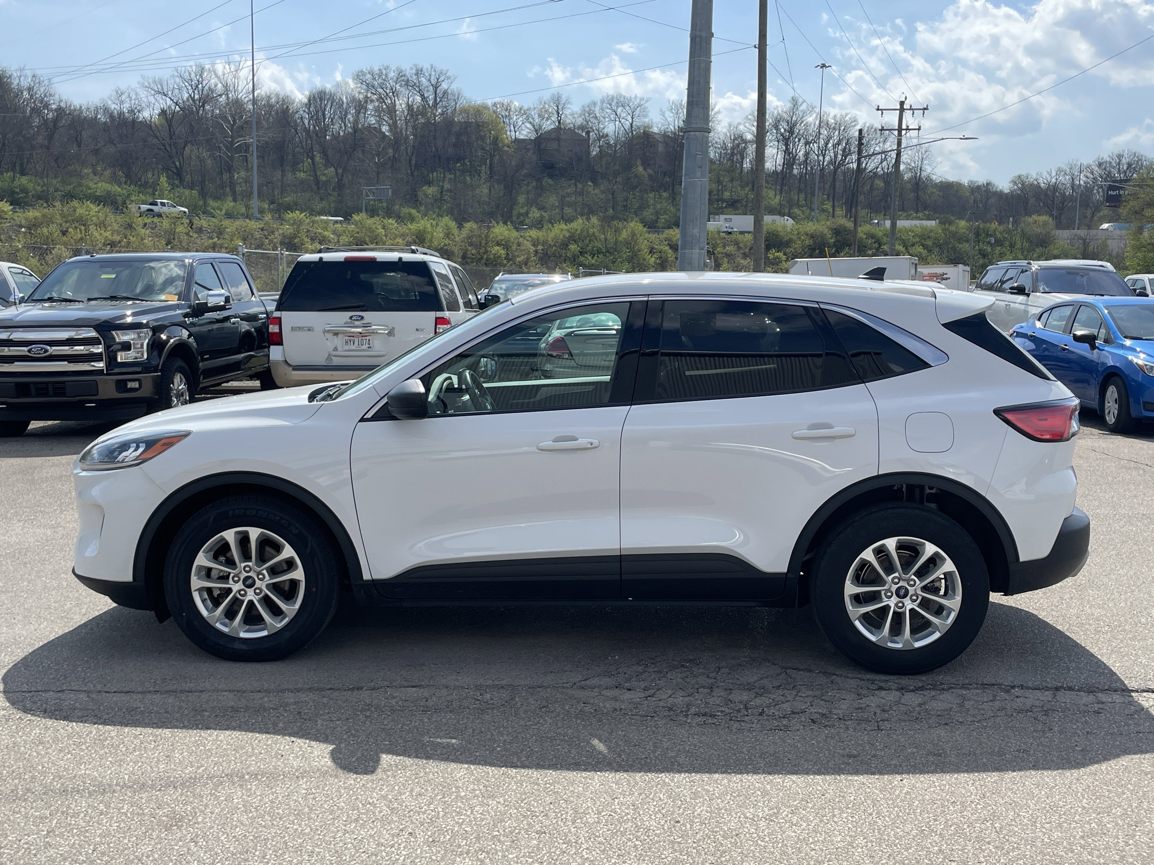 2022 Ford Escape Hybrid SE