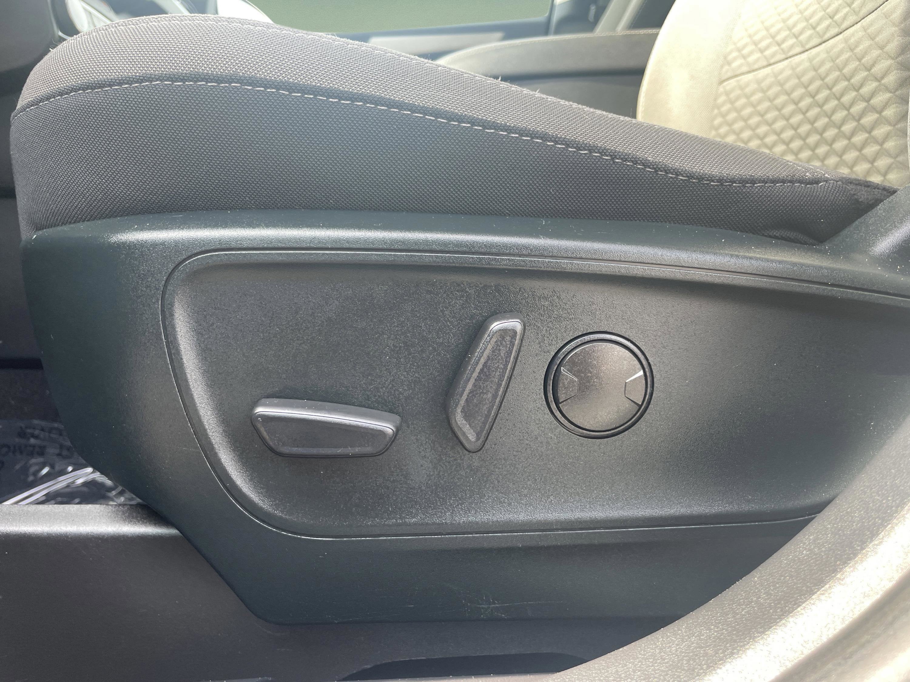 2022 Ford Escape Hybrid SE
