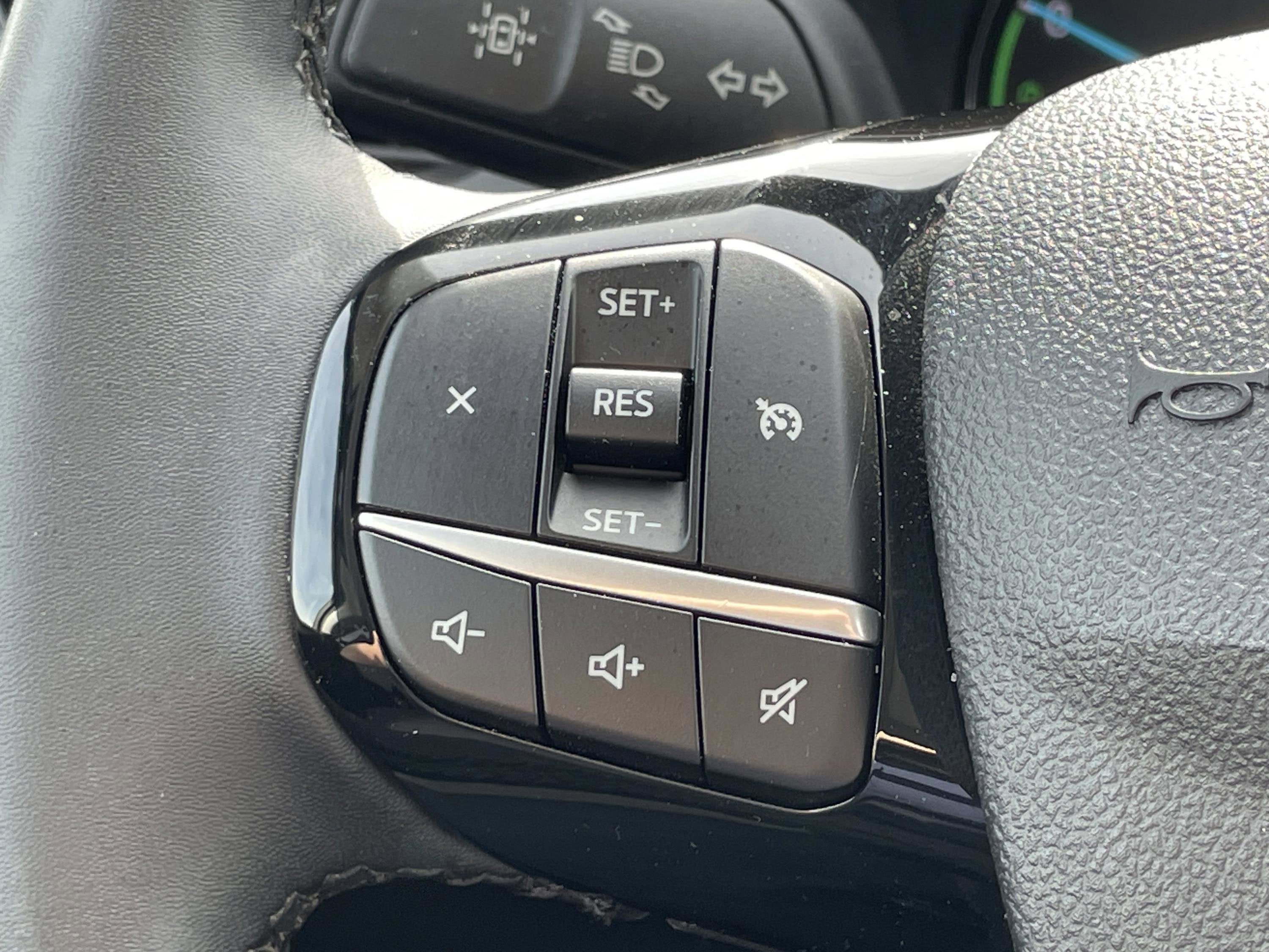 2022 Ford Escape Hybrid SE