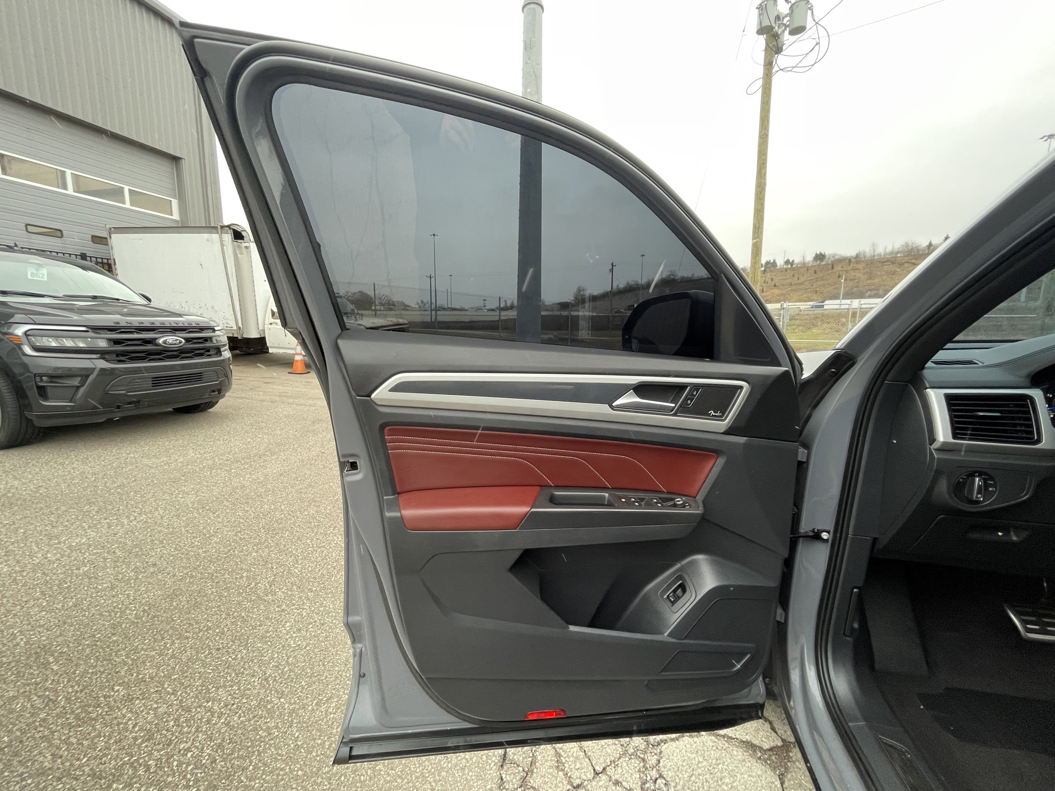 2022 Volkswagen Atlas Cross Sport 3.6L V6 SEL Premium R-Line