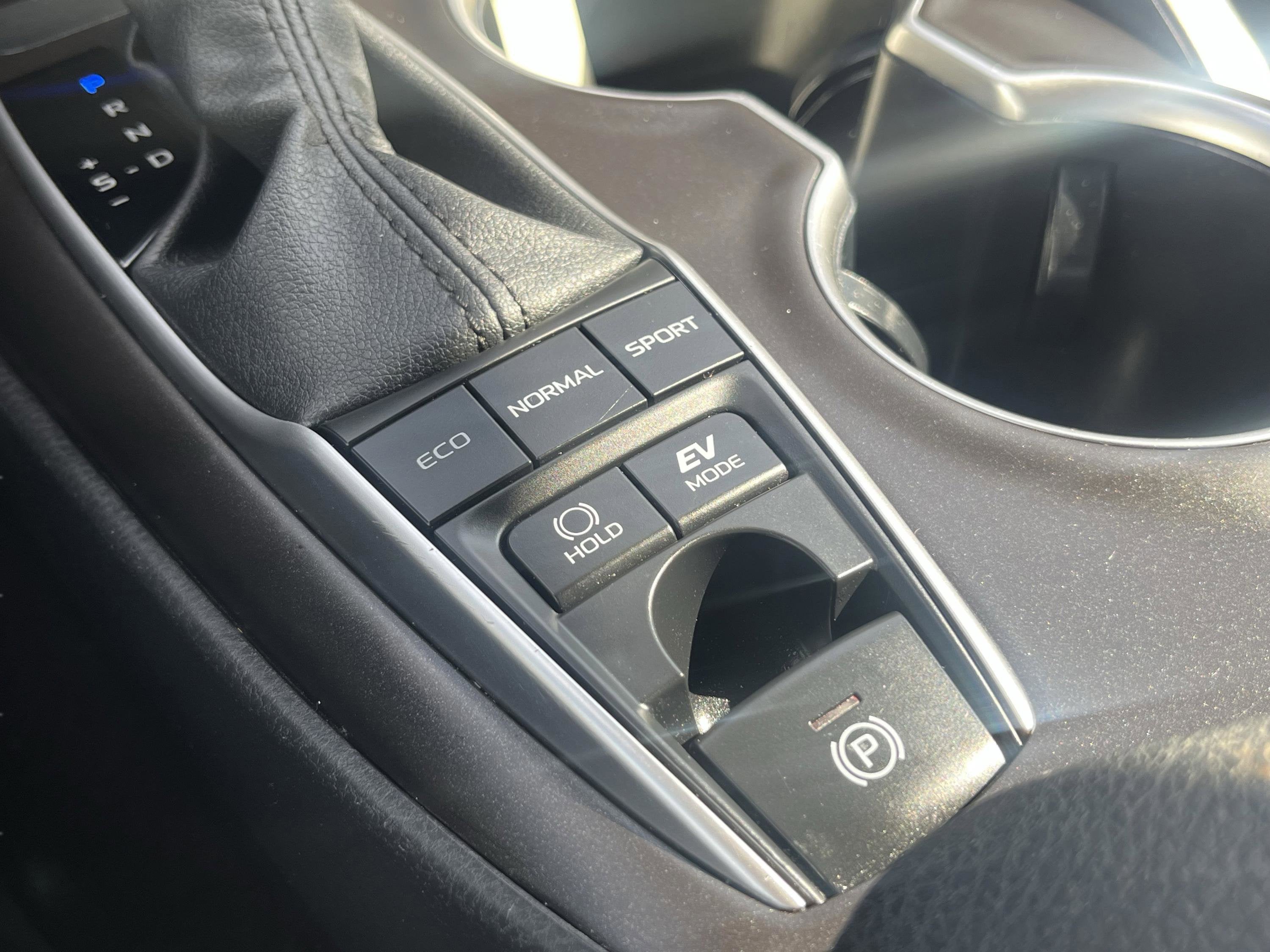 2024 Toyota Camry Hybrid LE