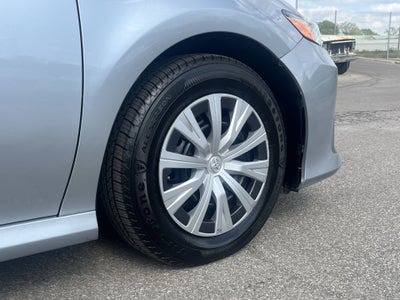 2024 Toyota Camry Hybrid LE