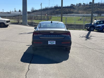2025 Hyundai Elantra SE