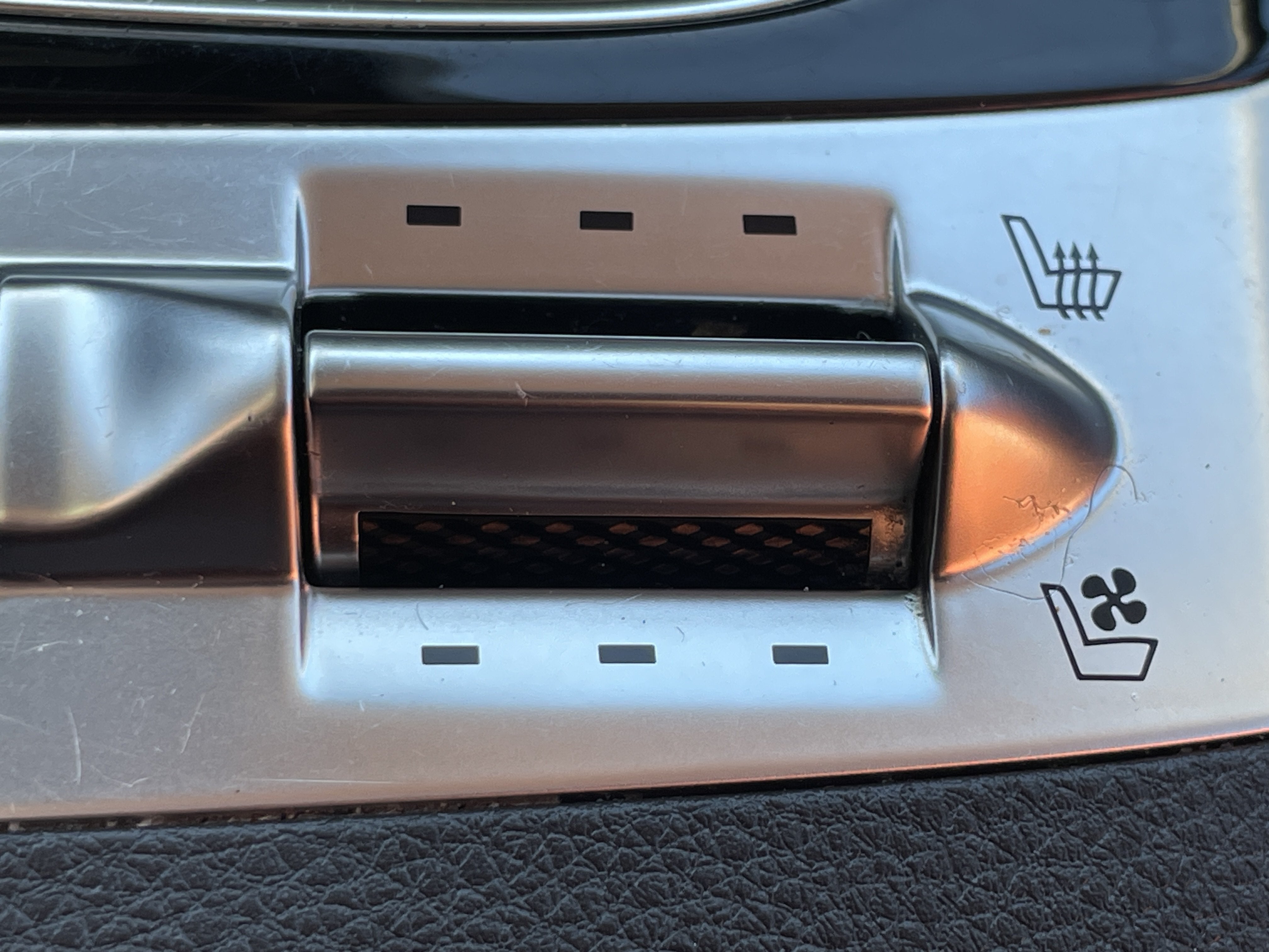 2024 Kia Carnival SX