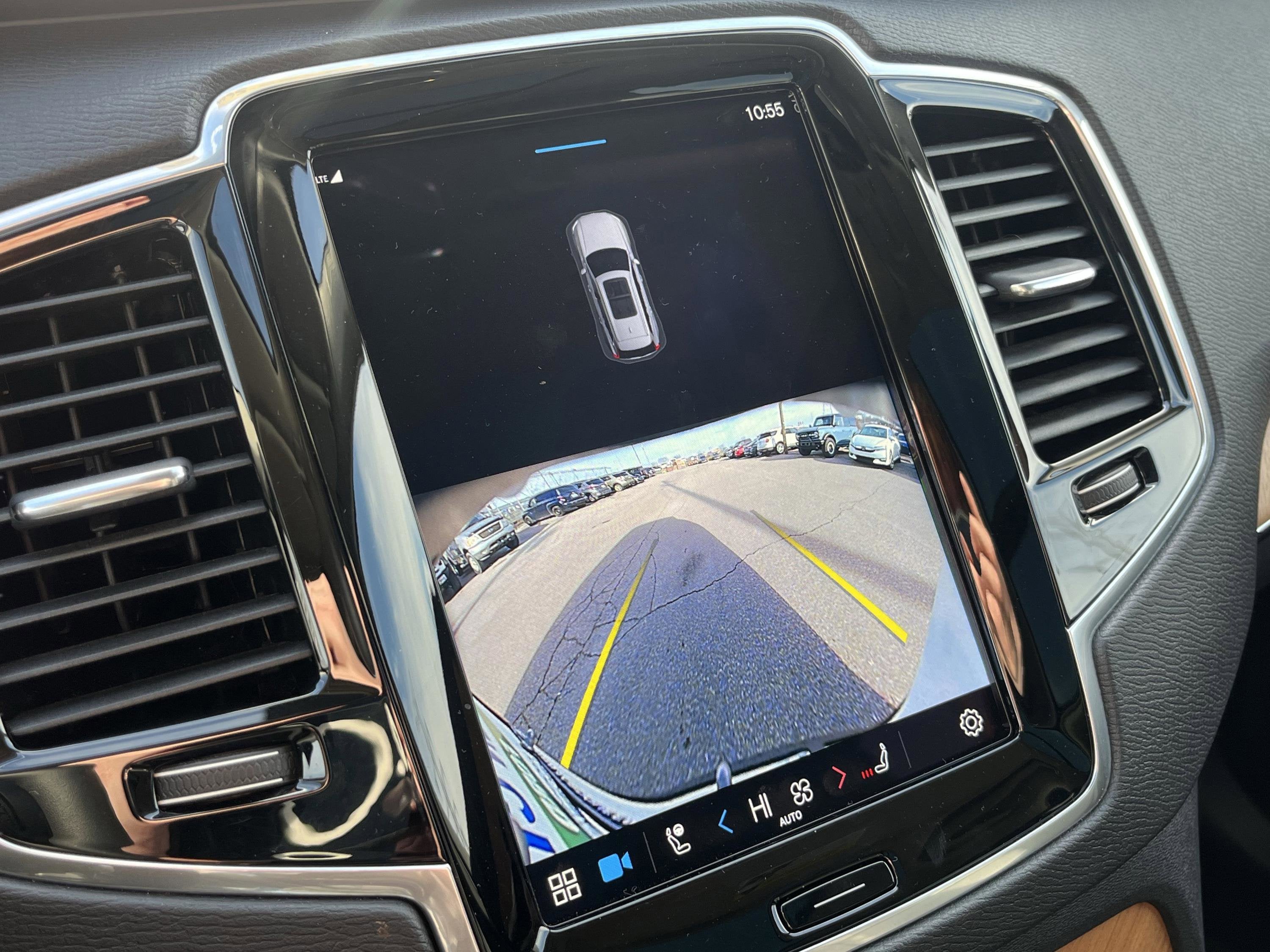 2023 Volvo XC90 Recharge Plug-In Hybrid T8 Plus Dark Theme 7 Passenger