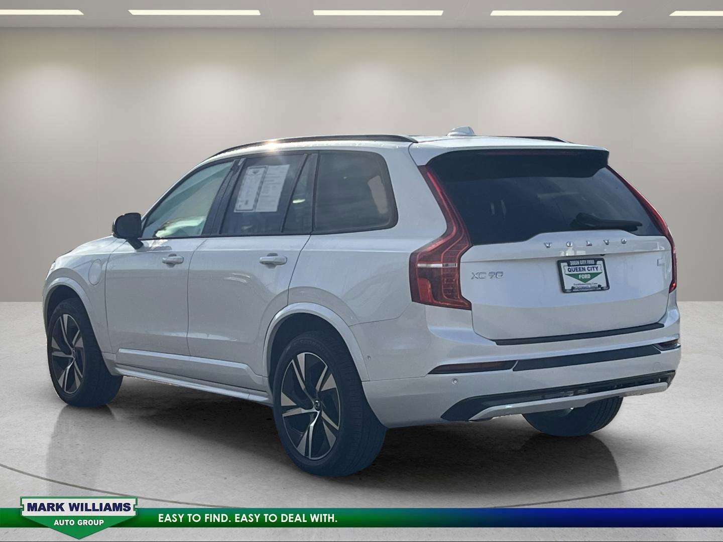2023 Volvo XC90 Recharge Plug-In Hybrid T8 Plus Dark Theme 7 Passenger
