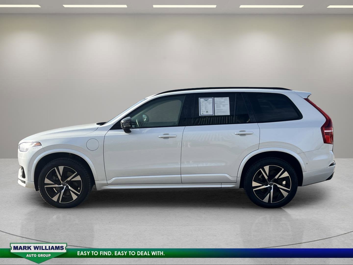 2023 Volvo XC90 Recharge Plug-In Hybrid T8 Plus Dark Theme 7 Passenger